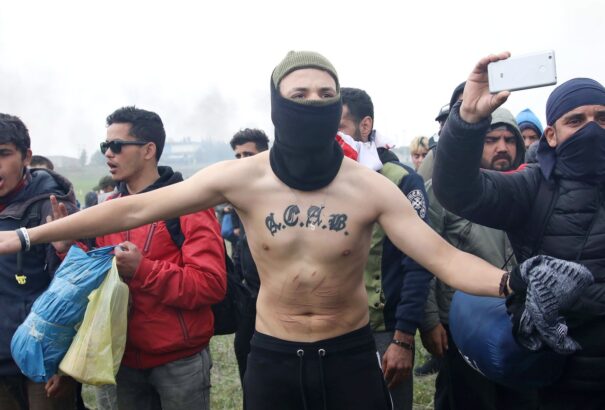 Több tízezer migráns kap anyagi támogatást az ENSZ-től Görögországban