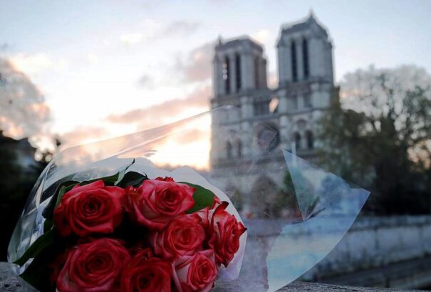 Példátlan összefogás a Notre-Damért. Már tervezik az újjáépítést
