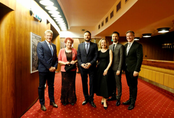 Polgármesteri díjat kapott Jégh Izabella, a Csemadok Pozsonyi Városi Választmányának elnöke