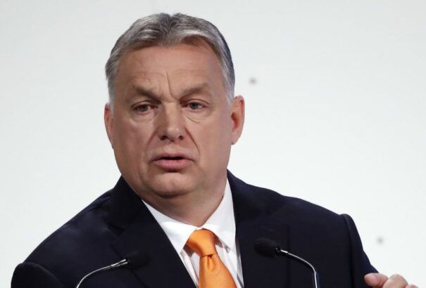 Orbán: Aki Marx-szobrot koszorúz, az idegengyűlöletből ne oktasson ki senkit!