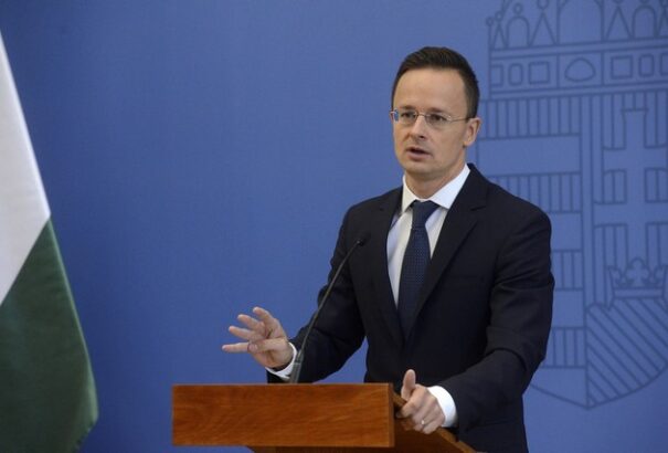 Szijjártó: Magyarország addig blokkolja Ukrajna NATO-tagságát, amíg a kárpátaljai magyarok vissza nem kapják a jogaikat