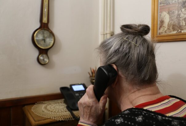 Figyelem! Új módszerrel próbálják meg átverni a nyugdíjasokat