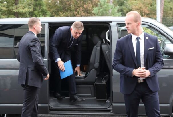 Fico: Millió okom van arra, hogy továbbra is legyen testőrségem