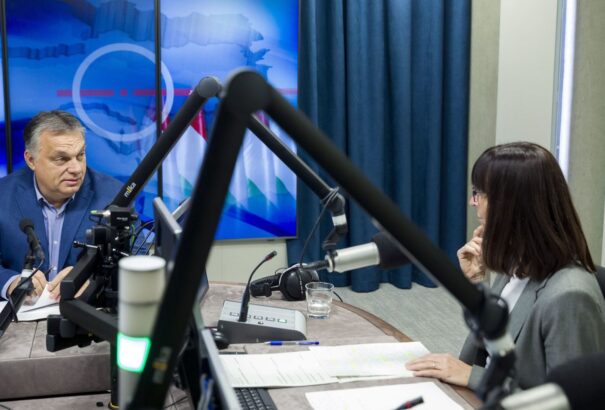 Orbán: Magyarország a szárazföldön, Salvini a tengeren állította meg a migrációt