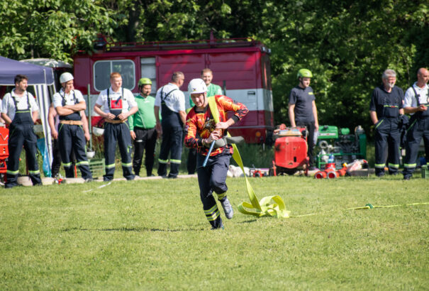 Frissen újraszerveződött önkéntes testület rendezte meg a Komáromi járás tűzoltóversenyét (Képekkel)