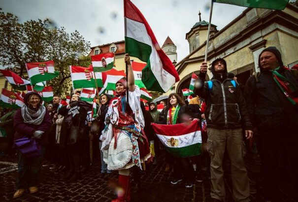 A himnuszos tüntetés szervezői rendre utasították Boris Kollár pártjának képviselőjét