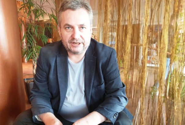 Himnusztörvény: Dostál megint egy lépéssel a Most-Híd előtt jár, saját javaslatot terjeszt a parlament elé