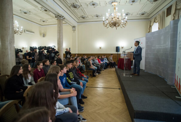 Potápi: idén 30 százalékkal többen pályáztak a Határtalanul! tanulmányi kirándulási programra