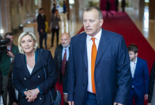 Boris Kollár: „Reggelre virradóra extrémisták lettünk“