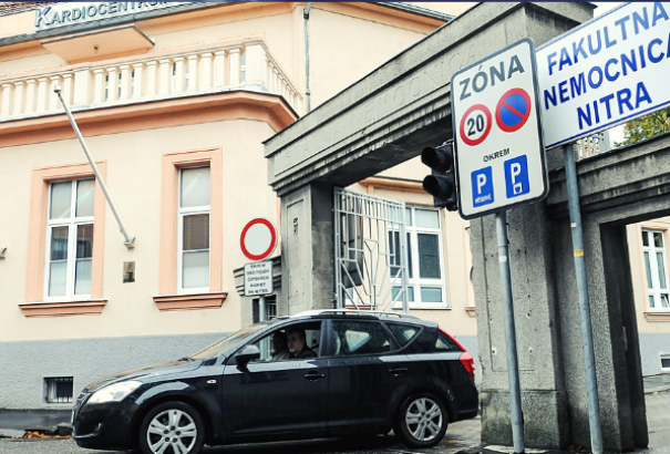 Egy újabb téves térdműtétre derült fény Nyitrán