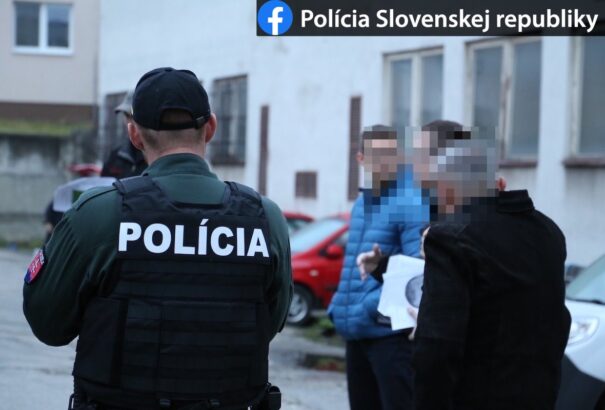 Többmilliós csalás ügyében razziázott a rendőrség országszerte – videó