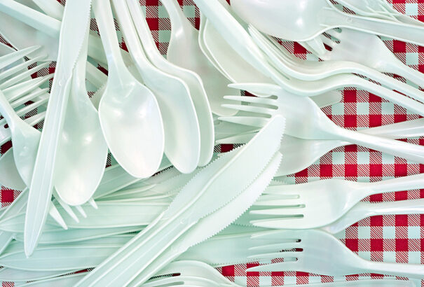 2021-től tilos lesz az egyszer használatos műanyag az EU-ban