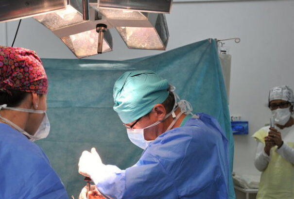 A nyitrai kórházban tévedésből a páciens egészséges térdét műtötték meg