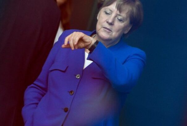 Merkel a száheli ötöknél turnézik, Afrikában