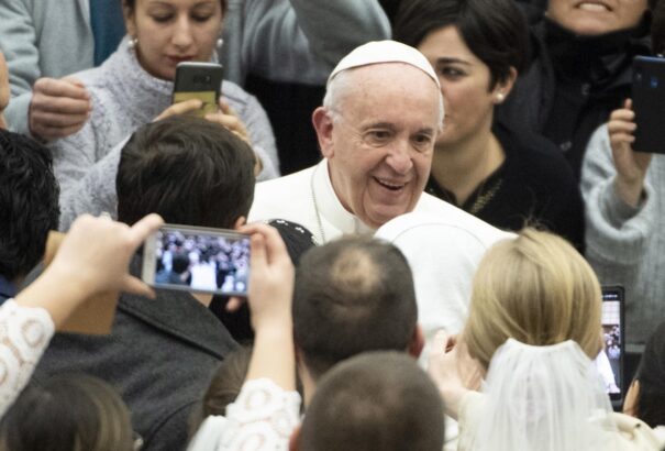 Egész napos műsorfolyammal készül a közmédia a pápalátogatásról