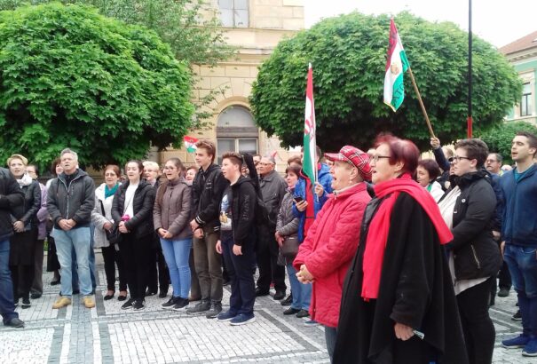 Szárnyalt a magyar Himnusz a révkomáromi Klapka-tér felett