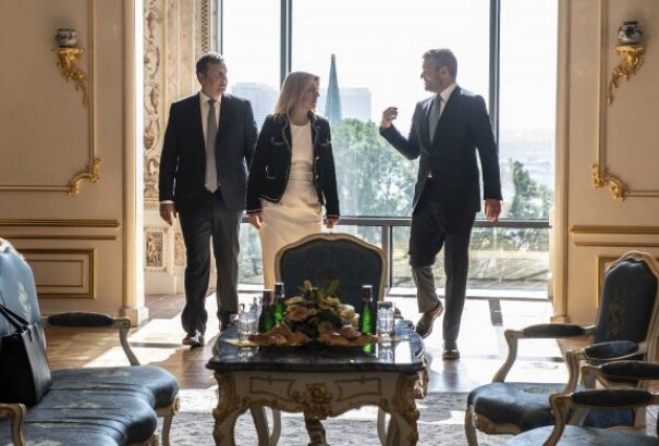 A három legfőbb közjogi méltóság megállapodást írt alá Szlovákia  külpolitikai irányvonaláról