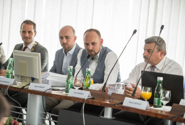 Több fontos döntést is meghozott Nagyszombat megye önkormányzata pöstyéni kihelyezett ülésén