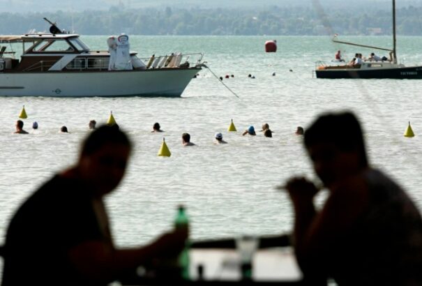 Szombaton rendezik meg a Balaton-átúszást