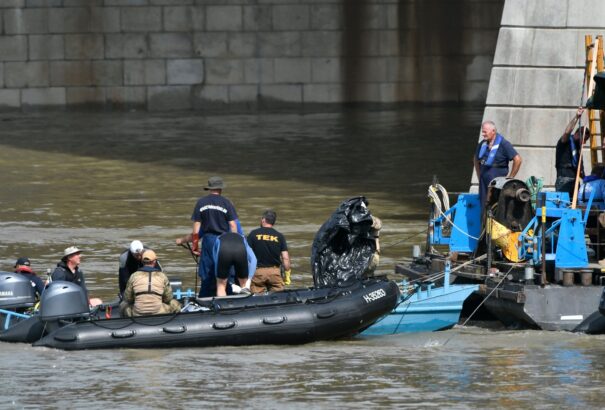 Újabb holttestet hoztak fel a Hableány roncsából