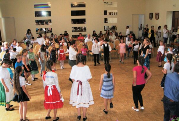 A felvidéki népmesemondó verseny döntőjét rendezik Rozsnyón