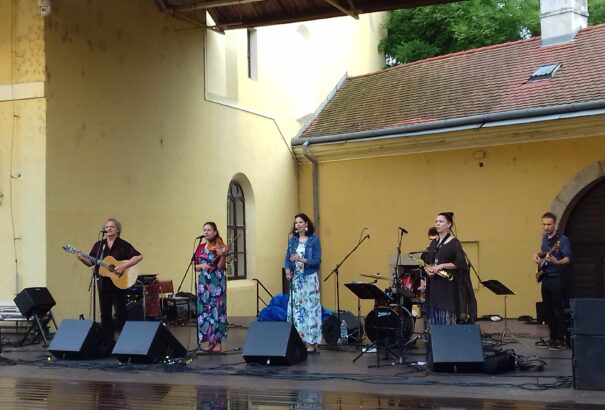 Nagyszerű és viharos volt a jubileumi Borostyán Fesztivál