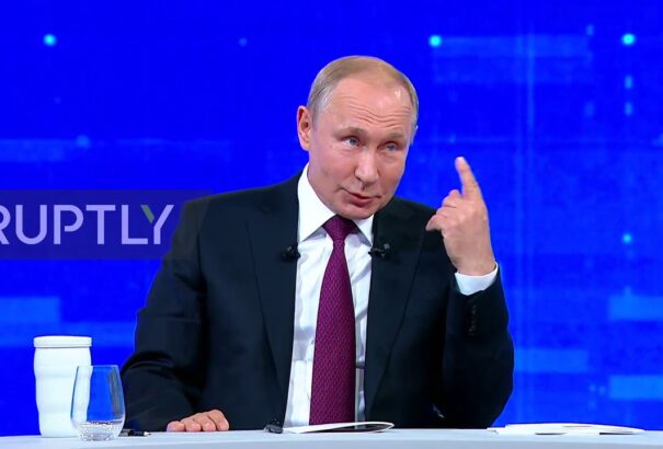 Putin az összorosz fórumon: Szebb jövőt ígérek