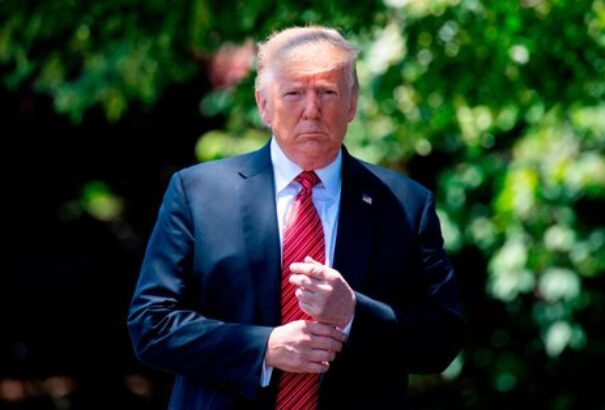 Trump percekkel a csapásmérés előtt állította le az Irán elleni támadást (új részletek)