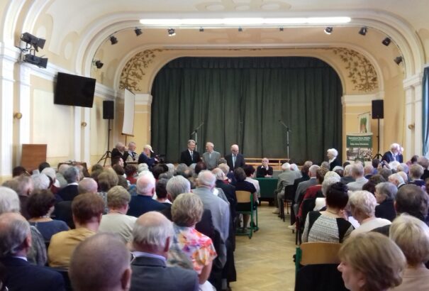 Az egykori diákéveket idézte vissza a Generációk Nagytalálkozója a Selye János Gimnáziumban