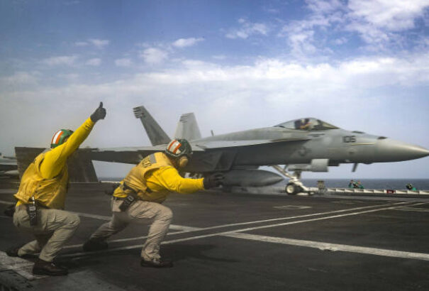 USA-Irán konfliktus: Trump az erődemonstráció és az önmérséklet között egyensúlyoz