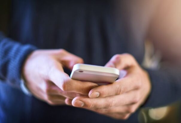 A 112-es segélyhívó számon SMS-ben is kérhetünk segítséget