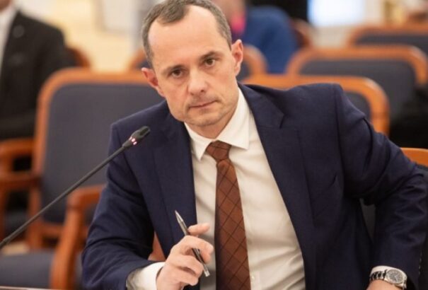 Folytatódik a kötéhúzás: a parlament egyetlen alkotmánybíró-jelöltet szavazott meg