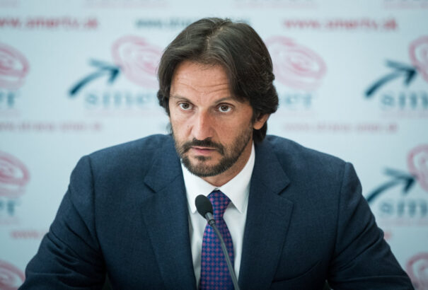 Gyorshajtás miatt bírságolták meg a volt belügyminisztert