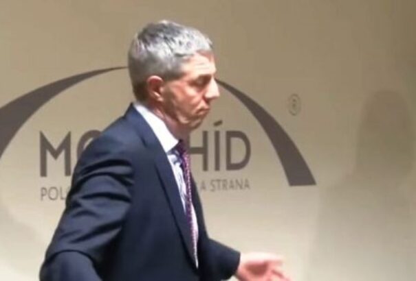 Robban a Most-Híd? Sajtóértesülések szerint miniszterek és államtitkárok hagynák ott a vegyespártot