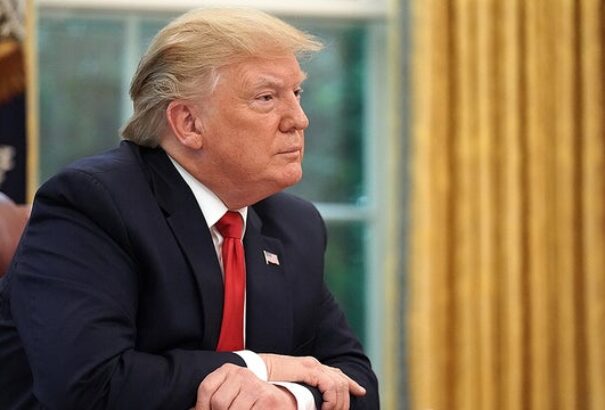 Trump: Vasárnap megkezdődik az illegális bevándorlók tömeges kitoloncolása az amerikai nagyvárosokból