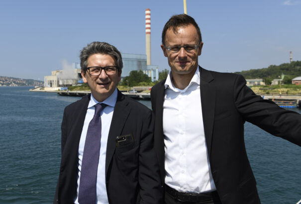 Szijjártó: Magyarország tengeri kikötőt létesít Triesztben