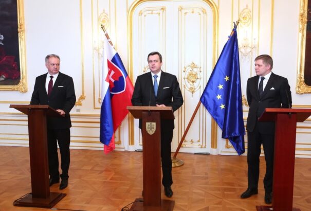 A „stabilitás” kormányának margójára: Megkérdőjeleződött Szlovákia külpolitikai iránya?