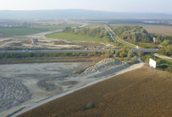 Autópálya-építés Érsek-módra: Késések és drágulás a D4-es triblavinai kereszteződésénél