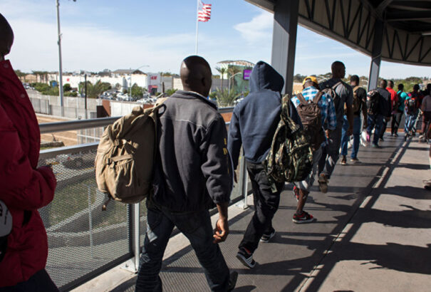 Az amerikai kormány keddtől várhatóan szigorítja az illegális migránsok elleni fellépést