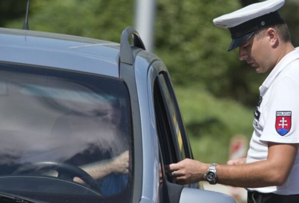 Sofőrök, figyelem: hamarosan a ki nem fizetett bírságért elvehetik a rendszámtáblát és az autó papírjait is