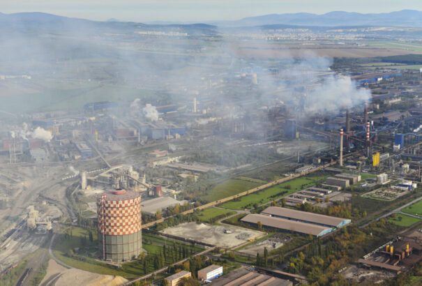 Három év alatt dolgozói negyedét küldené el a kassai U.S. Steel