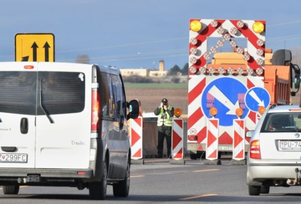Három hónapra részlegesen lezárják a D1-es autópálya egy részét
