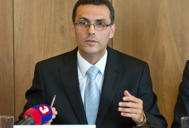 „A családtagokért fejenként 10 ezer euró jutalék jár” – az ügyésszel együtt feleségét és gyerekeit is megölték volna