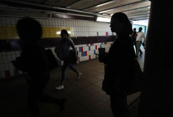 Egymillió ember maradt áram nélkül egy „ritka meghibásodás” miatt Angliában és Walesben