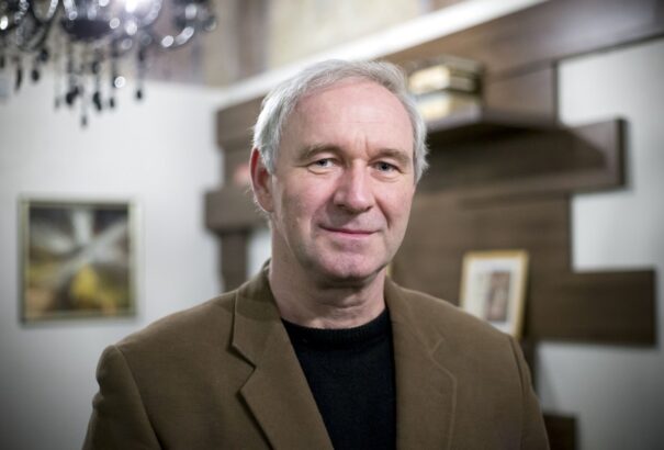 Róbert Bezák visszahívása óta semmilyen ajánlatot nem kapott az egyháztól