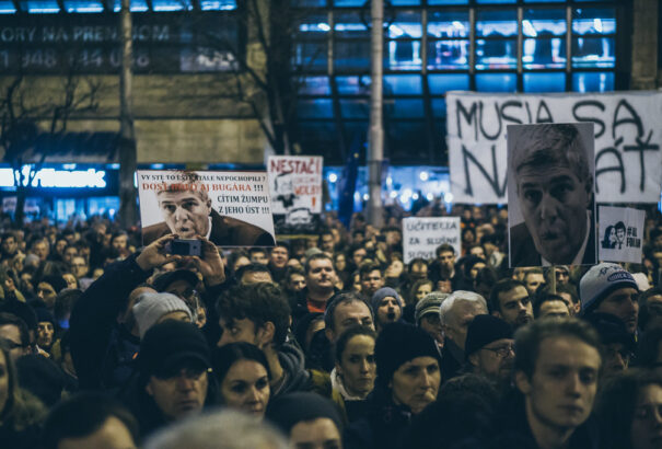 Belpolitikai válság madártávlatból: Önmaguknak hazudó politikusok és a számlát benyújtó választók (Körkép-elemzés)