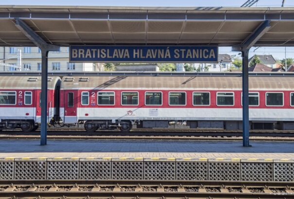 100–300 percet késhetnek a Pozsony–Párkány vonalon közlekedő vonatok