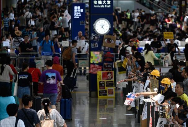 Összecsaptak a rendőrök a hongkongi tüntetőkkel