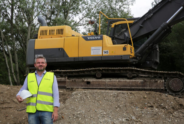 „Megint én leszek az összes karikatúrán” – Pellegrini kezdte meg a Rázsochy kórház lebontását