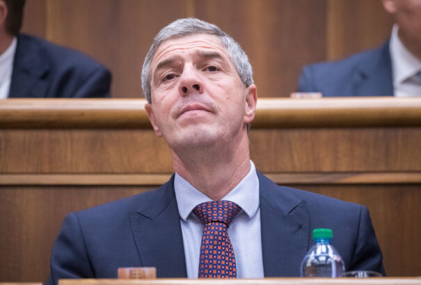 Bugár nem enged Fico óhajának. Továbbra is kitart a nyilvános alkotmánybíró-választás mellett